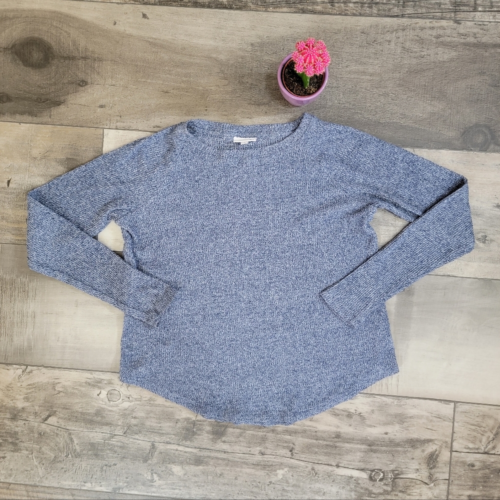 Lightweight sweater